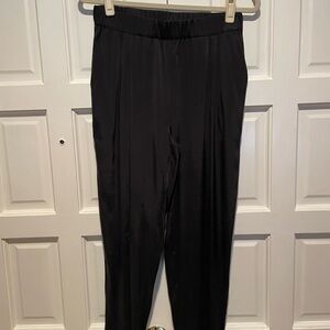 Michael Stars pull on elastic waist pants.